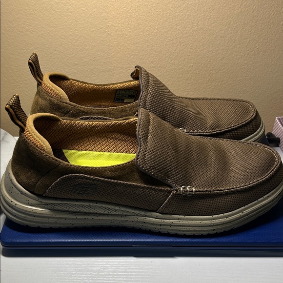 Skechers Tan Slip-On Men's Loafers - Picture 2 of 2